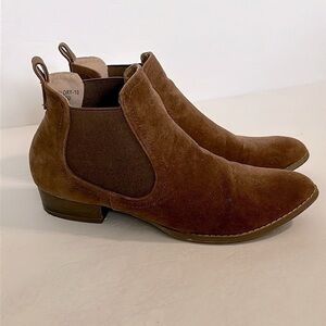 AMS Women’s western Ankle Boots Taupe Suede Size 7.5 US